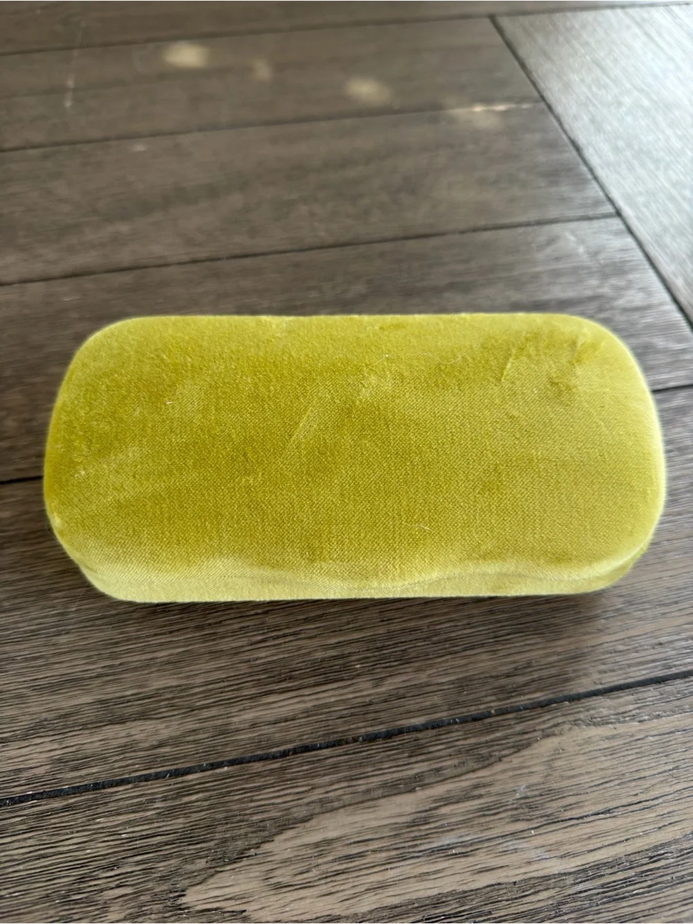 Gucci Velvet Eyewear Case in Chartreuse Green
